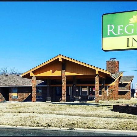 Regency Inn Iola Eksteriør bilde