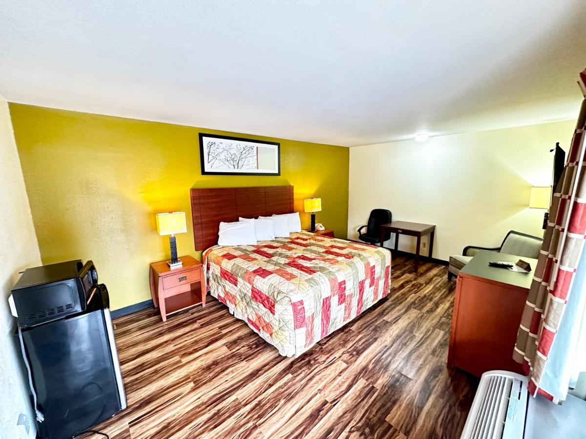 Regency Inn Iola Eksteriør bilde