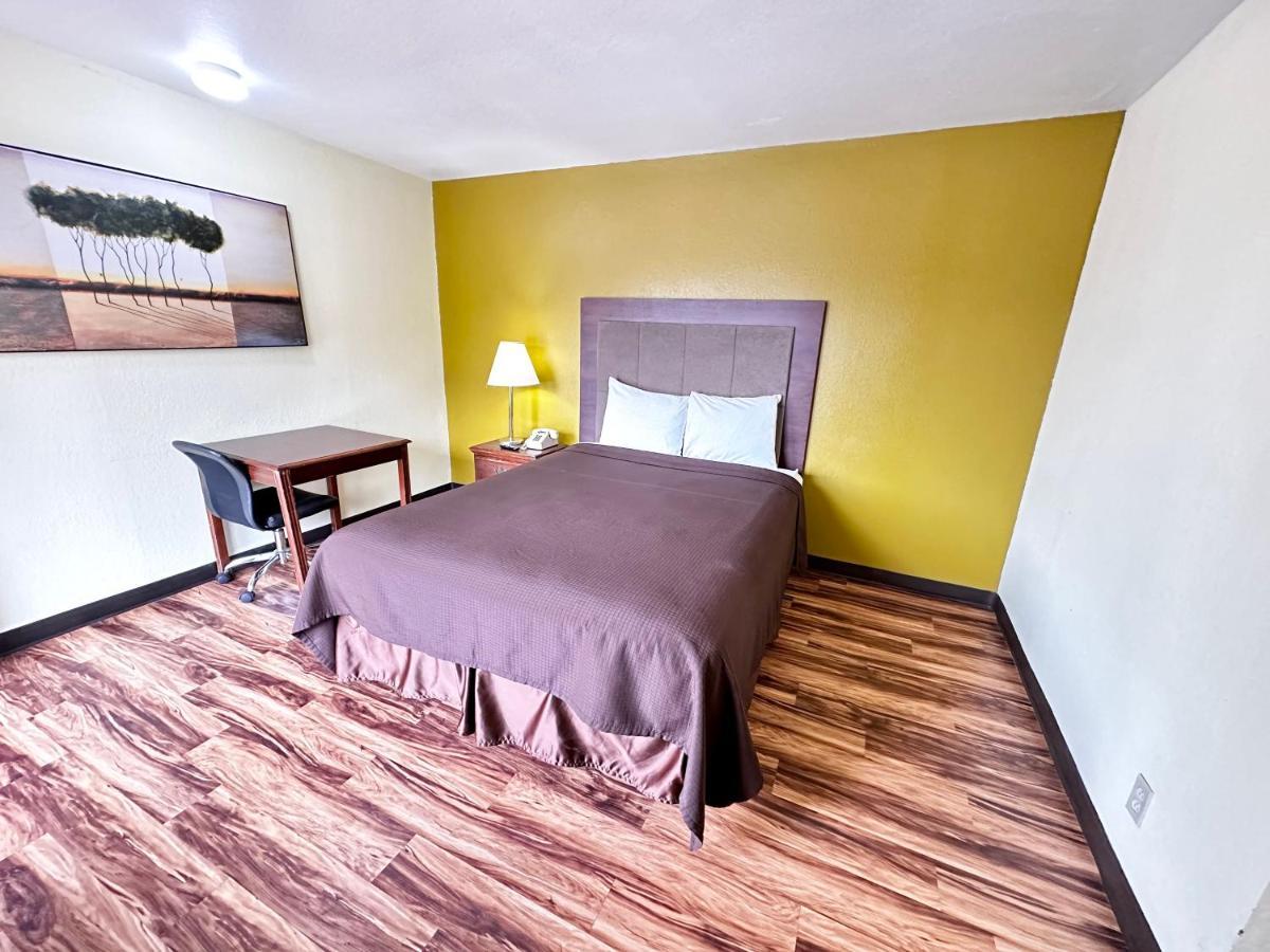 Regency Inn Iola Eksteriør bilde